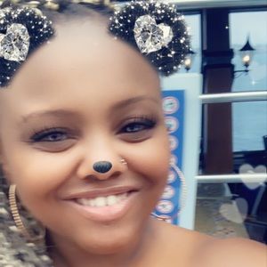 Meet your Posher, April